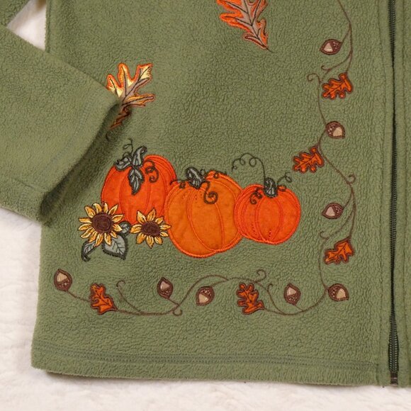 Vintage Fashion Bug Embroidered Fleece with Autumn Pumpkins Leaves - Picture 7 of 8